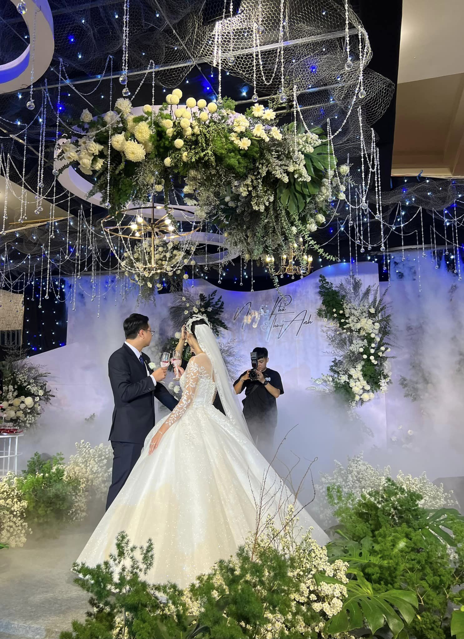 trang-tri-tiec-cuoi-Groom-Nguyen-Pho-Bride-Thuy-Anh-9